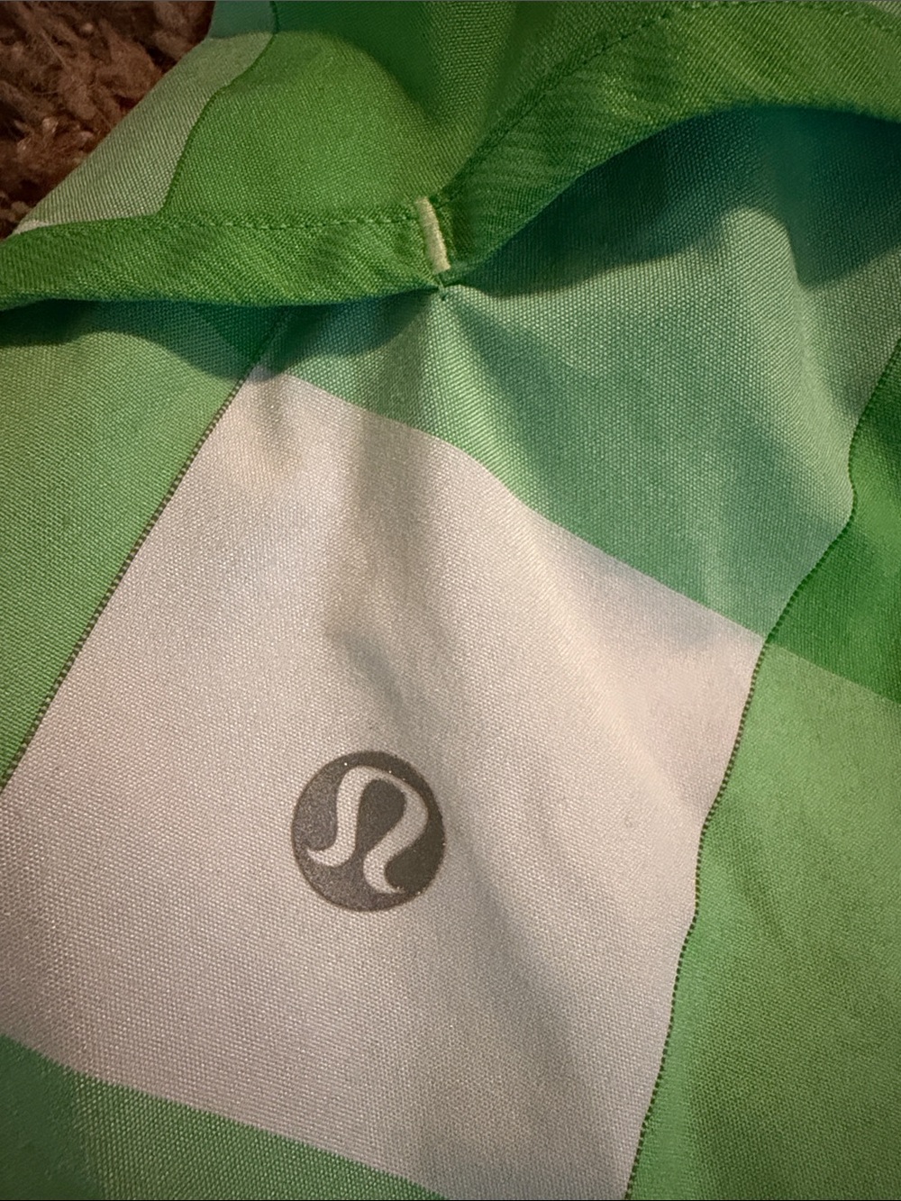 Lululemon green plaid shorts size 8 - Picture 3 of 6